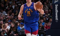 半岛体育网站入口-小牛遭快船逆转，唐西奇表现出色