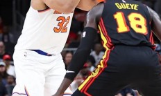 半岛体育亚洲官网-老鹰不敌尼克斯，面临季后赛淘汰