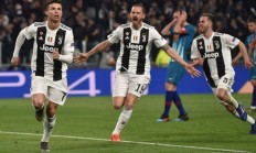 半岛体育直播-阿贾克斯客场逆袭，淘汰尤文图斯