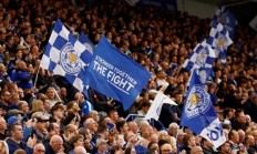 半岛体育官网-莱斯特城主场失分，英超卫冕前景渺茫