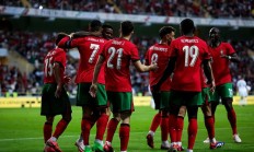 半岛体育官网app-法兰克福球员备战欧洲战事，目标冲击前八的简单介绍