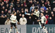 半岛体育网页版入口-包含顶级球员转会传闻缠身，球队战力或面临考验的词条