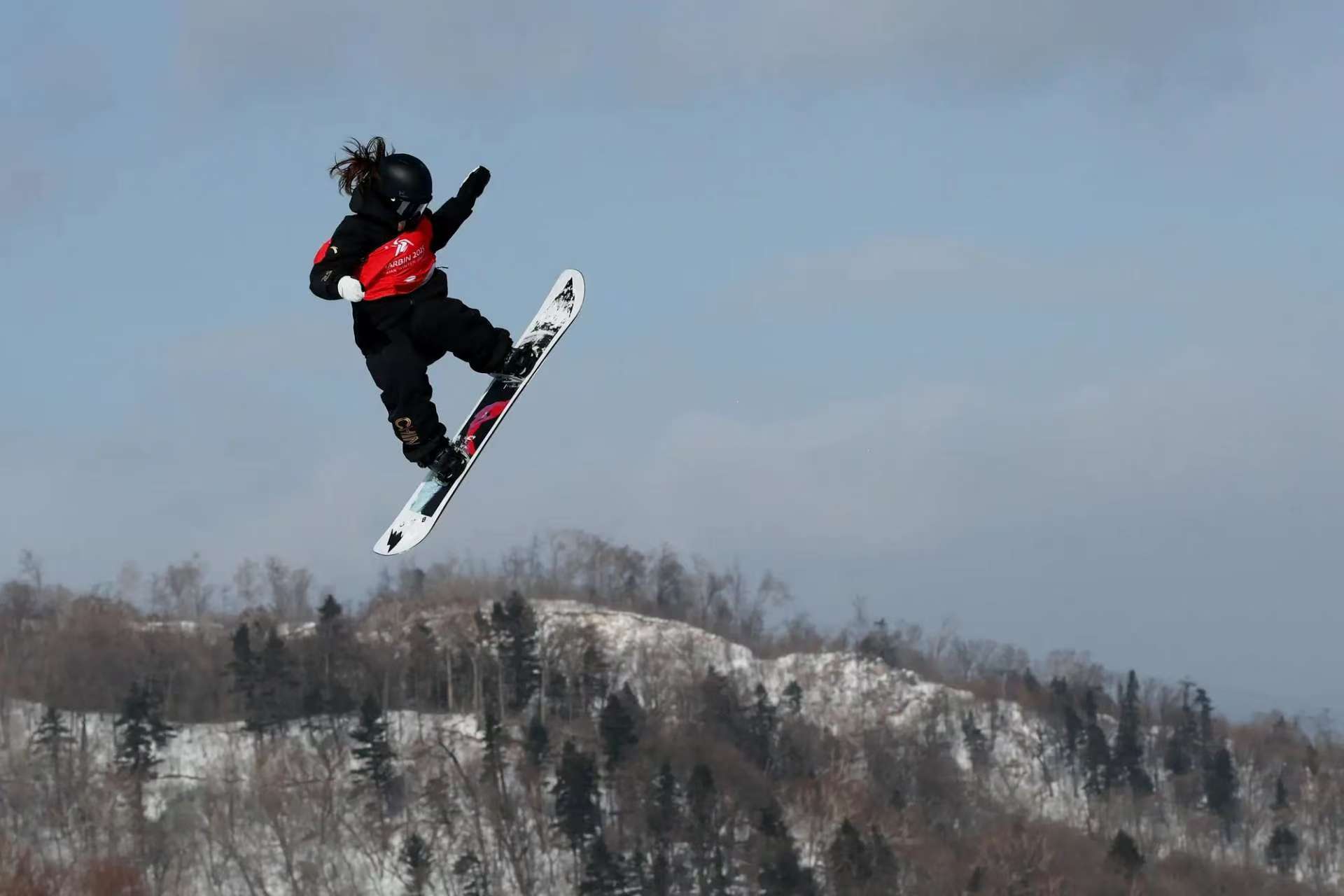 日本运动员在滑雪项目中发挥出色 日本运动员在滑雪项目中发挥出色