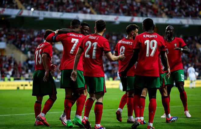 法兰克福球员备战欧洲战事，目标冲击前八的简单介绍