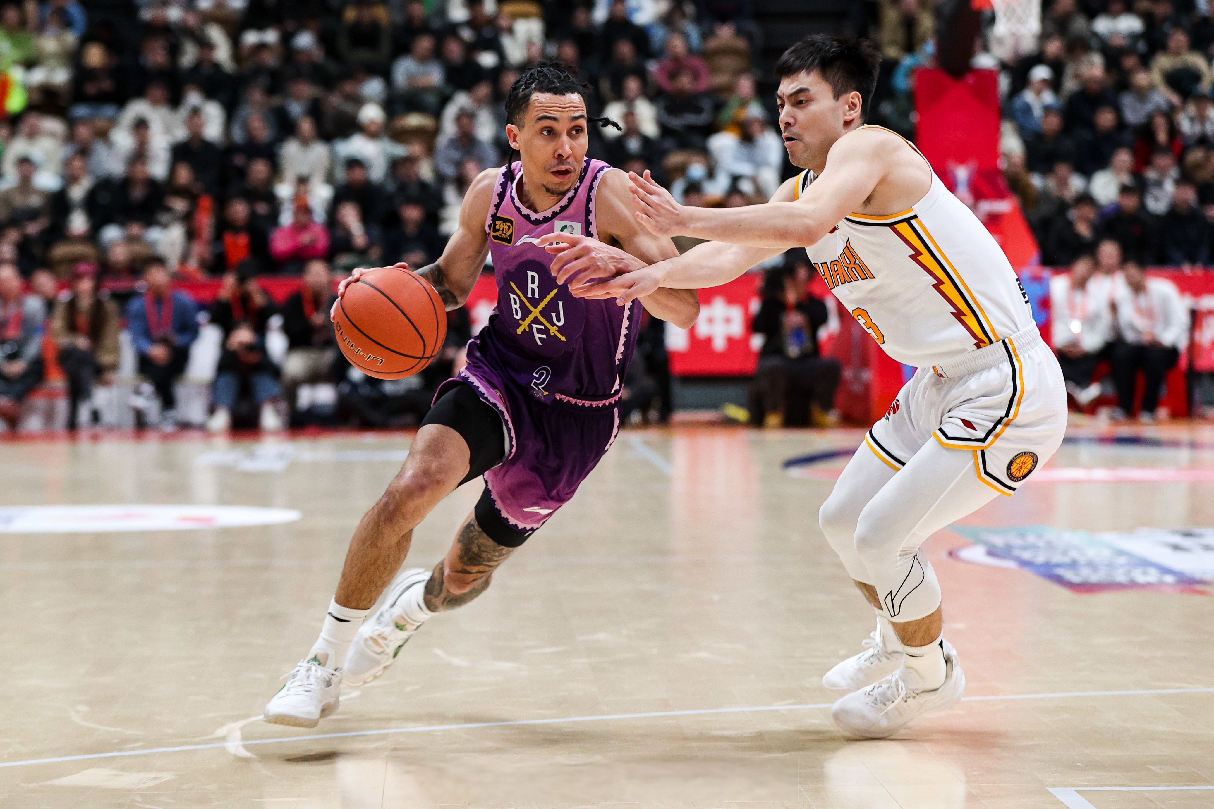 关于球员因伤退出比赛,球队重新调整战术的信息 关于球员因伤退出比赛,球队重新调整战术的信息