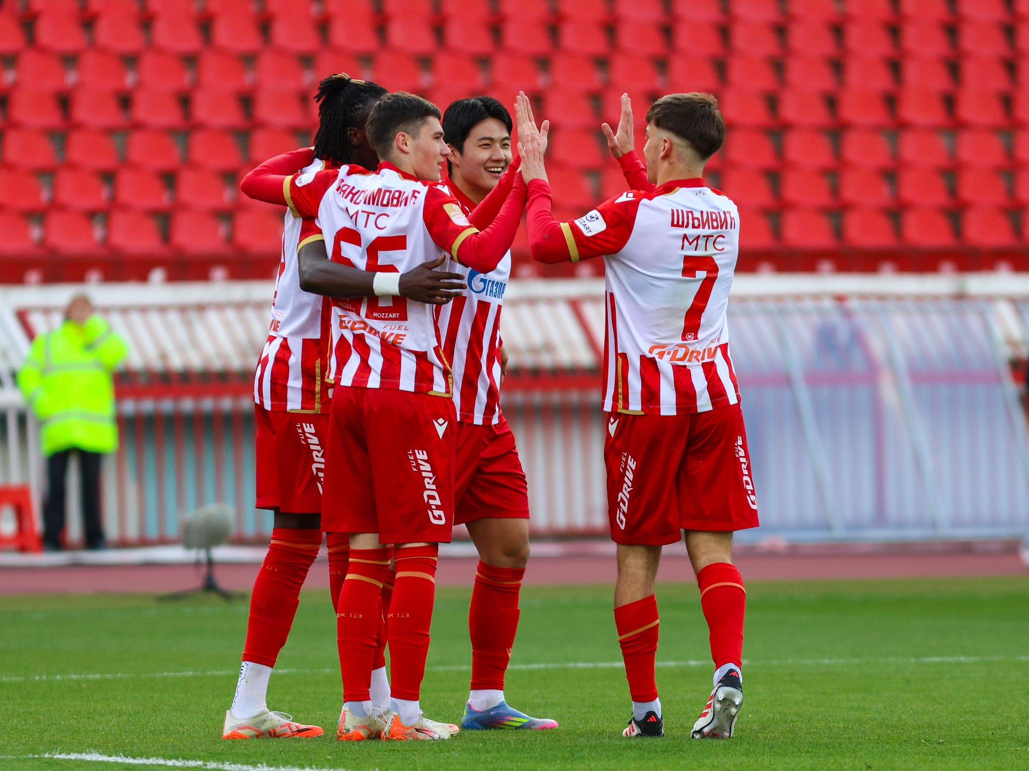 包含韩国女足迎战意大利，力争晋级杯赛的词条