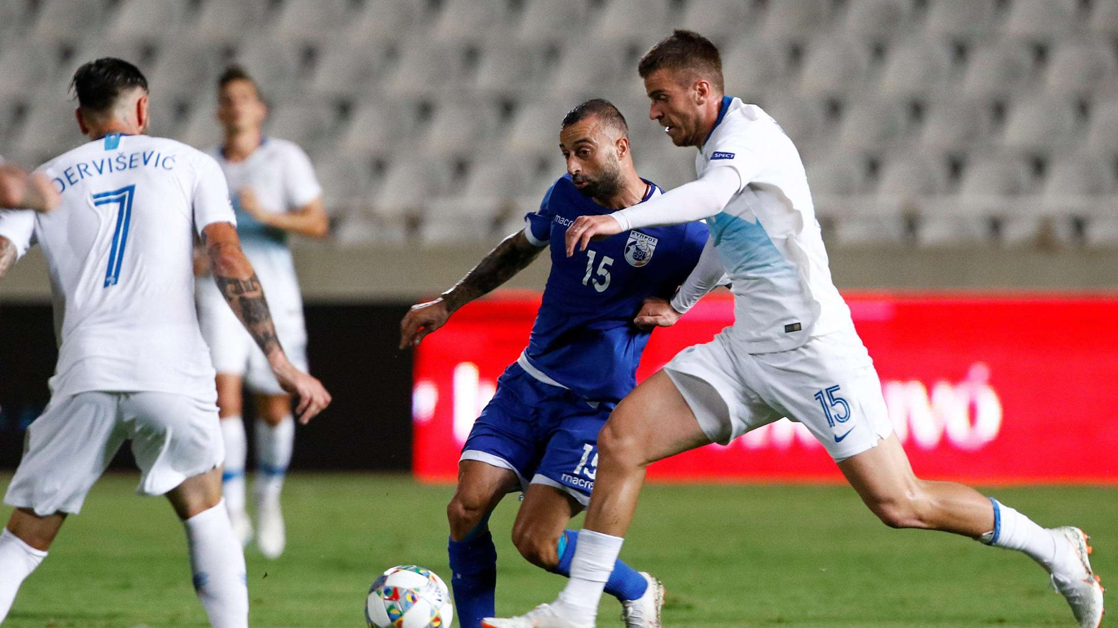 土耳其淘汰罗马尼亚,欧预赛半决赛获胜 土耳其淘汰罗马尼亚,欧预赛半决赛获胜