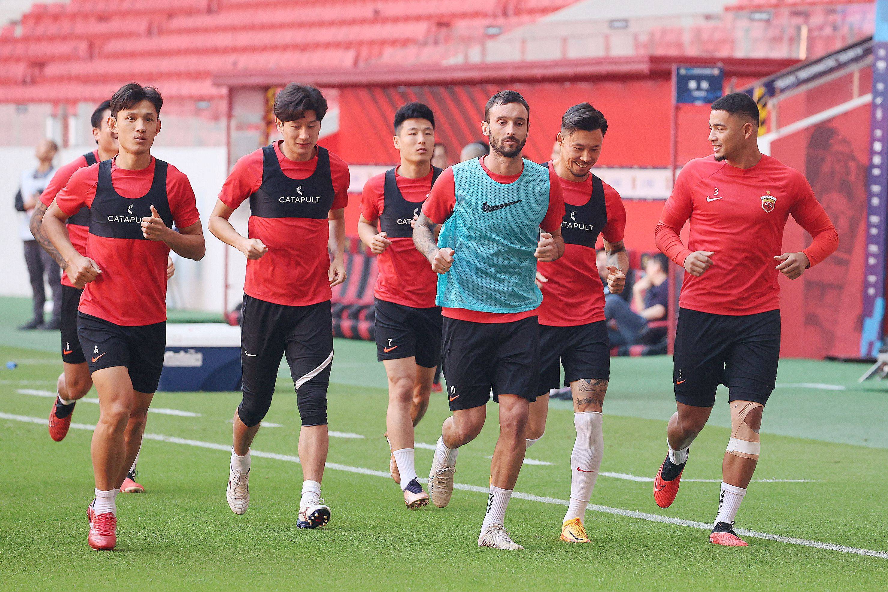 横滨水手主帅强调球队团结与合作 横滨水手主帅强调球队团结与合作