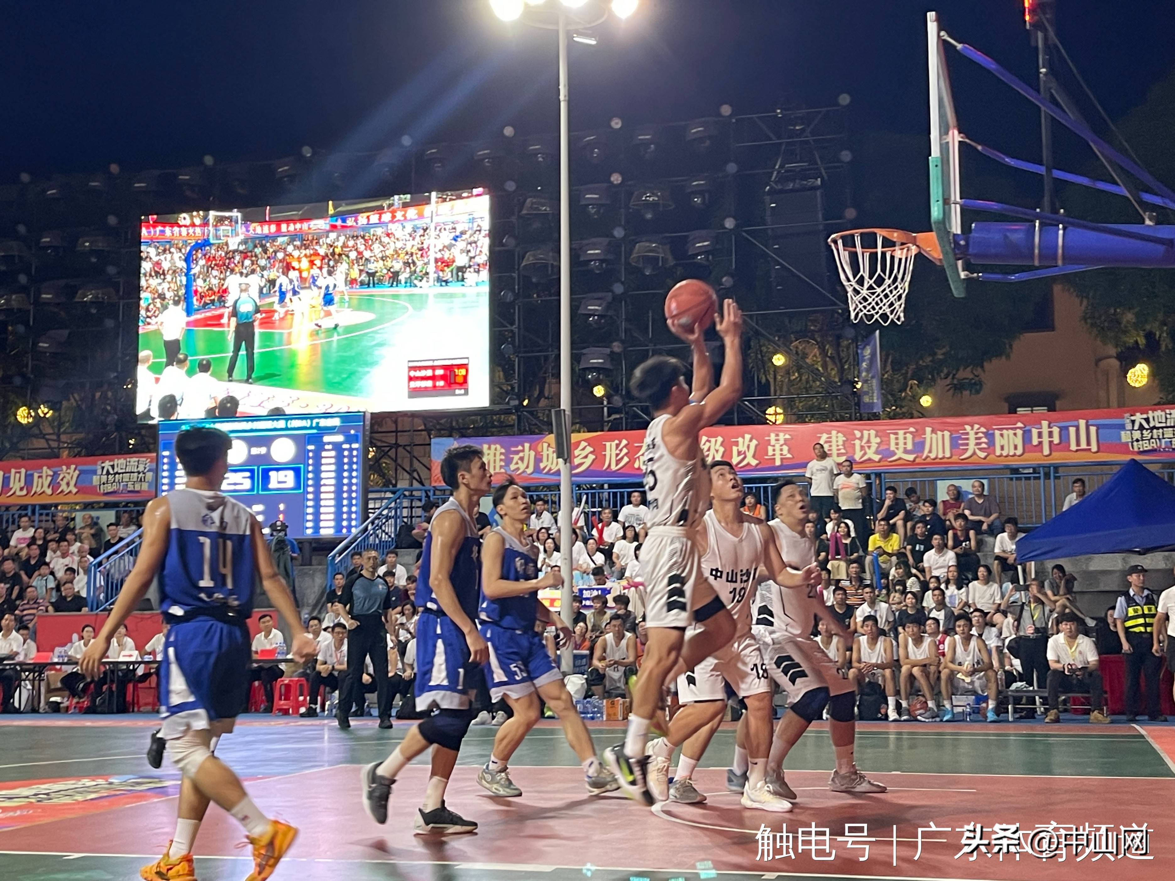 包含赛场风云再起,篮球之巅即将问鼎的词条 包含赛场风云再起,篮球之巅即将问鼎的词条