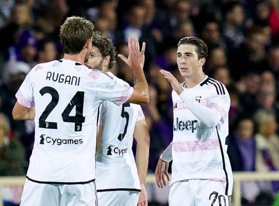 皇马客场惜败曼联，马夏尔首开纪录的简单介绍