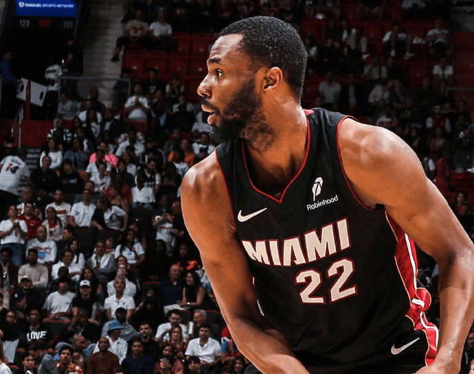 包含黄蜂客场力克热火，迎来惊喜胜利的词条