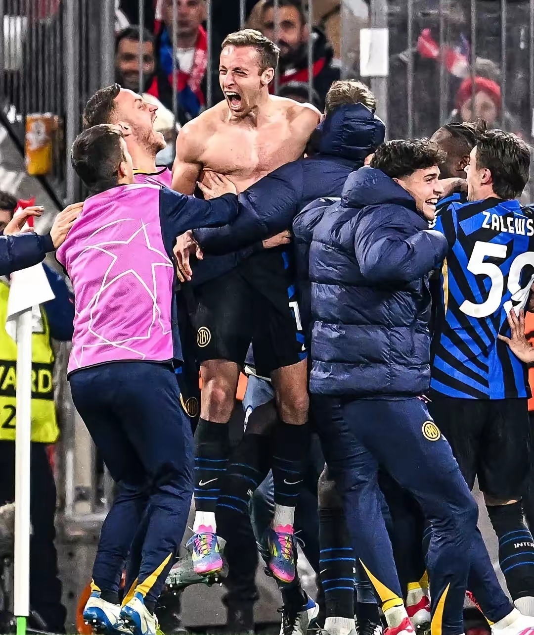 包含拜仁慕尼黑队员陷入伤病波折,冲击淘汰赛关键时刻的词条 包含拜仁慕尼黑队员陷入伤病波折,冲击淘汰赛关键时刻的词条