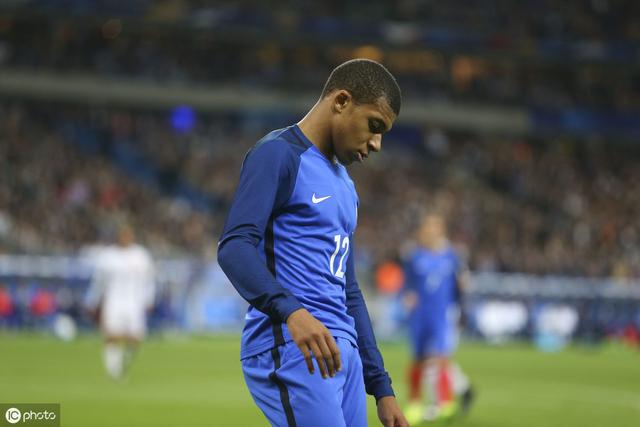 关于冰岛队主力受伤难挡，客场防线崩溃遭遇惨败的信息