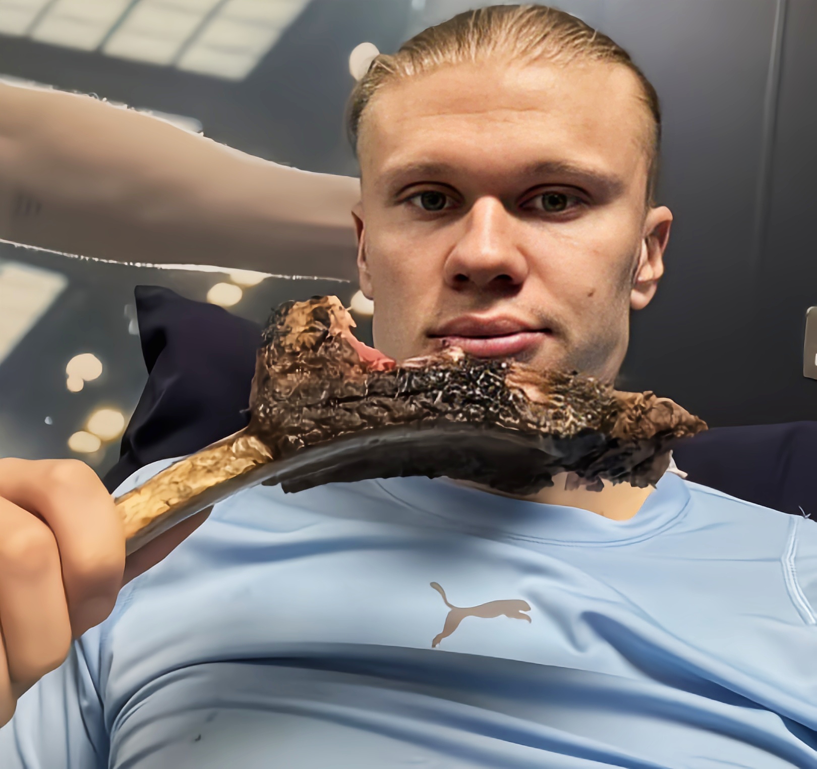 曼城大胜对手，继续追赶领头羊