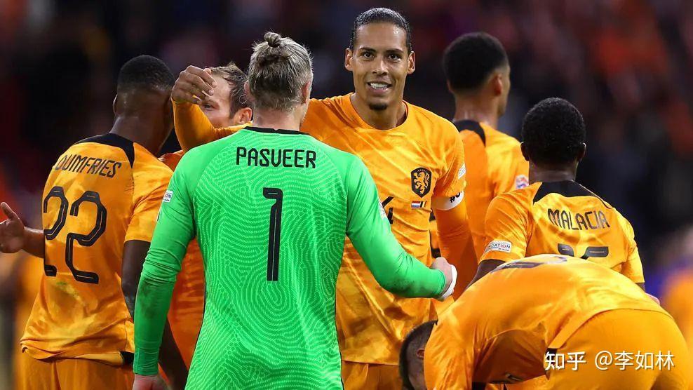 荷兰队在比利时队面前力压群雄