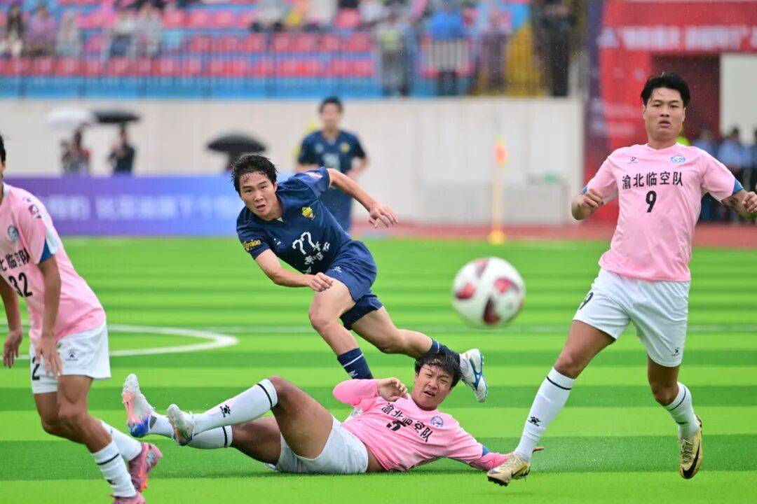 关于列斯联门将神勇扑出点球，帮助球队保持不败的信息