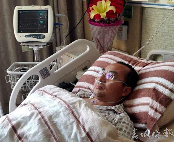 关于里尔前锋重伤：医生呼吁小心保护球员的信息