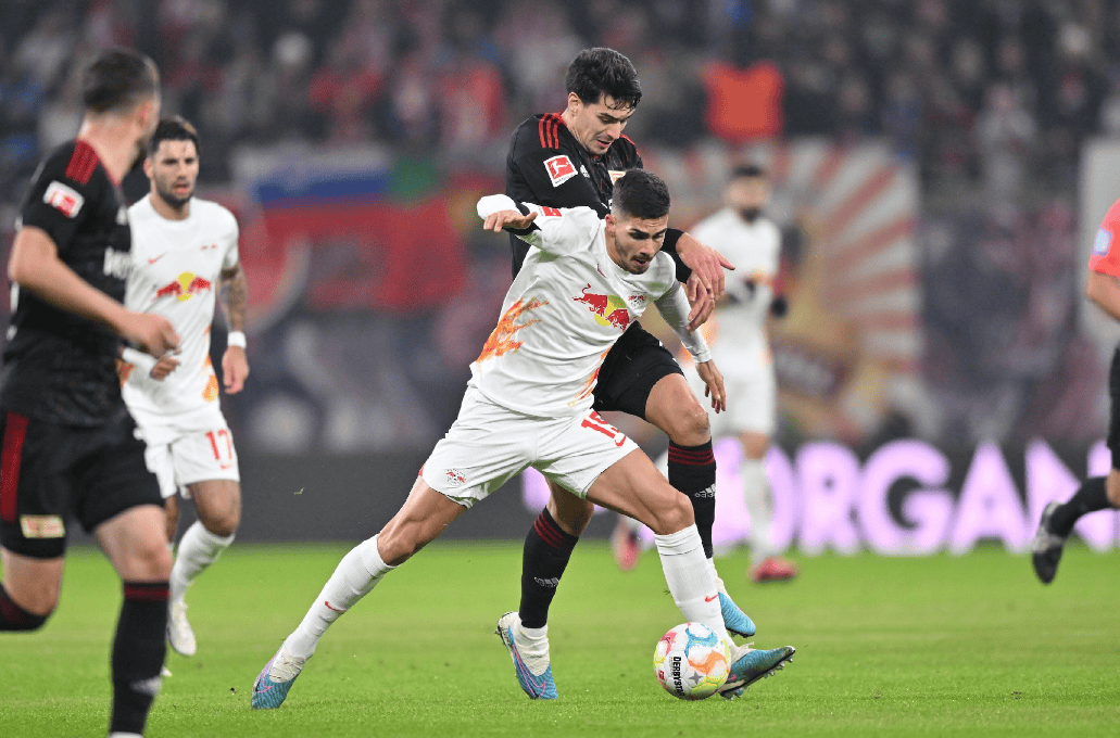 沃尔夫斯堡主场战胜莱比锡，积分榜上升的简单介绍